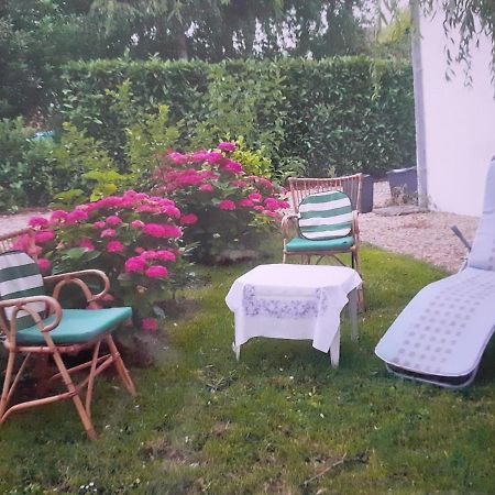 Peti Kaz Hotel Saint-Seurin-sur-l'Isle Exterior foto